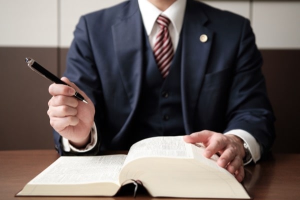 退職代行ニコイチの弁護士は誰?